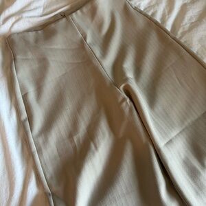 Elegant Women's Beige Cropped Pants